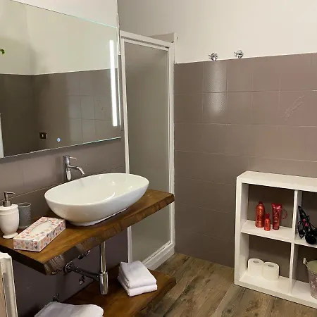 Nicolaus Apartman Sesto Calende